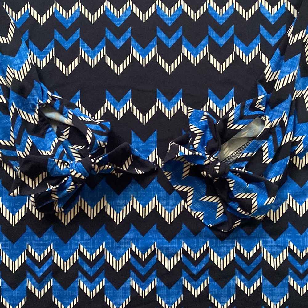 Susan Graver QVC Navy Blue Chevron Print Tunic Blouse Top - Picture 4 of 7